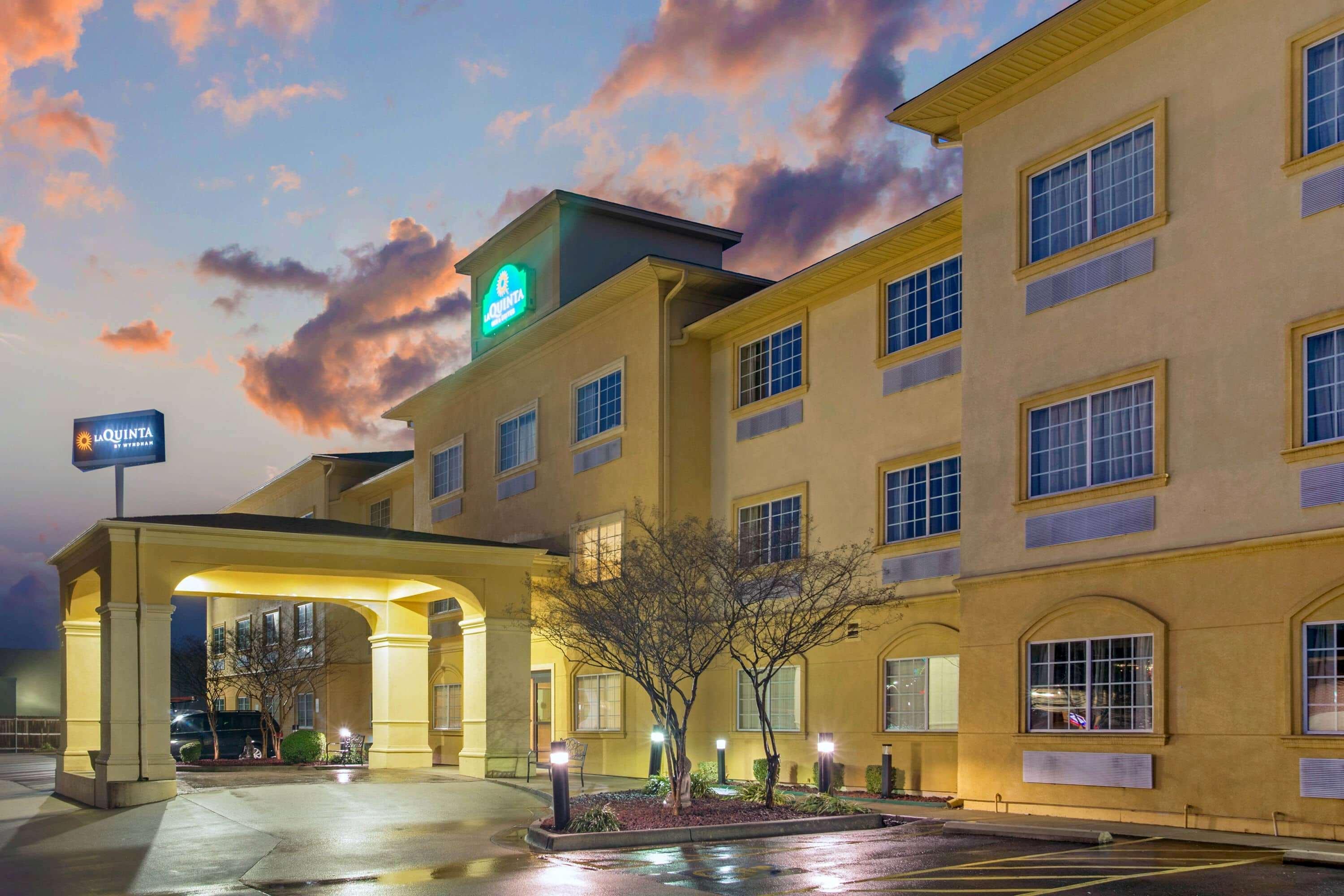 La Quinta By Wyndham Fort Smith Hotel Massard Exterior photo